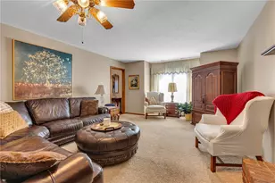 106 Rosewood Dr, Center Township, PA 15001 - Photo 7