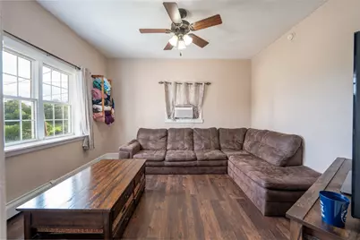 222 Spruce St, Mt Pleasant Boro, PA 15666 - Photo 9