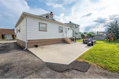 222 Spruce St, Mt Pleasant Boro, PA 15666 - Photo 7