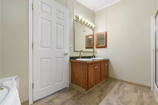 431 Illinois Ln, North Huntingdon, PA 15642 - Photo 15