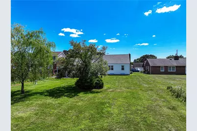1465 Oakridge Dr, Harmony Township, PA 15003 - Photo 33