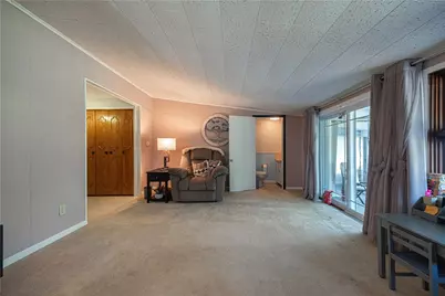 1465 Oakridge Dr, Harmony Township, PA 15003 - Photo 15