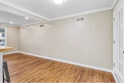 5208 Woodland Dr, West Mifflin, PA 15122 - Photo 9