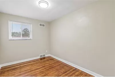 5208 Woodland Dr, West Mifflin, PA 15122 - Photo 21