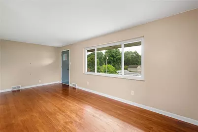 282 Spring Run Rd, Moon/Crescent Twp, PA 15046 - Photo 5