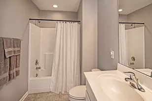 195 Broadstone Dr, Adams Township, PA 16046 - Photo 17
