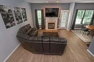 195 Broadstone Dr, Adams Township, PA 16046 - Photo 3