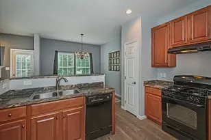 195 Broadstone Dr, Adams Township, PA 16046 - Photo 9