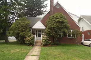 110 S Oakdale Ave, Hermitage, PA 16148 - Photo 1