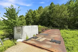 193-197 Silvis Rd, Washington Township, PA 15632 - Photo 5