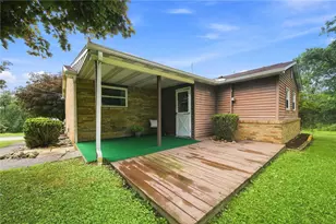 814 N Penn St, Penn Twp, PA 15675 - Photo 21