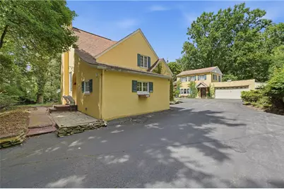 16 W Clen Moore Blvd, Neshannock Township, PA 16105 - Photo 1