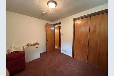 137 Macek Dr, Pittsburgh, PA 15227 - Photo 35