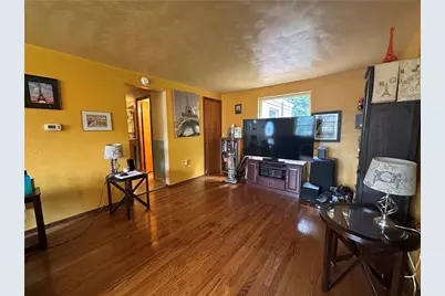 137 Macek Dr, Pittsburgh, PA 15227 - Photo 7