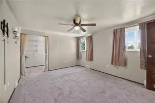 104 Glenora Dr, Robinson Twp, PA 15108 - Photo 17
