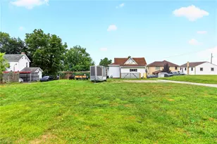 338 E Crawford Ave, Connellsville, PA 15425 - Photo 3