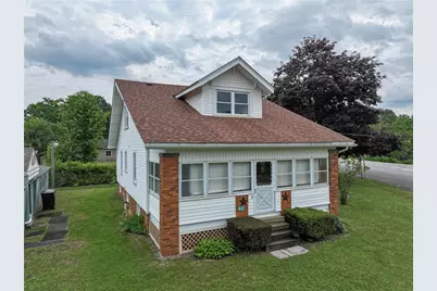 412 Old Zelienople Rd, Ellwood City, PA 16117 - Photo 1