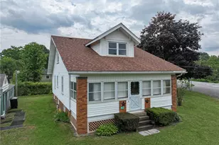 412 Old Zelienople Rd, Ellwood City, PA 16117 - Photo 1