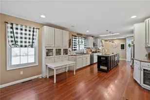 16 S Cowan Rd, Collier Township, PA 15106 - Photo 9