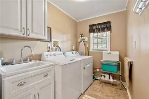 16 S Cowan Rd, Collier Township, PA 15106 - Photo 15