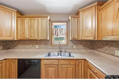 632 Wampum Ave, Ellwood City, PA 16117 - Photo 9