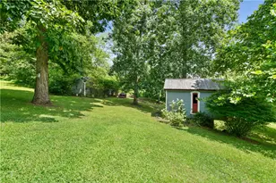 275 Wolfe Ln, Sewickley Township, PA 15642 - Photo 23