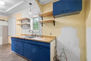115 E Woodford Ave, Pittsburgh, PA 15210 - Photo 11