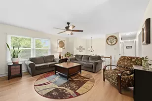 1212 Royal Dr, Hopewell Township, PA 15001 - Photo 5
