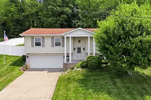 1212 Royal Dr, Hopewell Township, PA 15001 - Photo 1