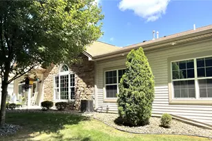 264 Stonegate Blvd, Hermitage, PA 16148 - Photo 5