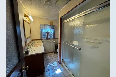 210 Washington Ave, Vandergrift, PA 15690 - Photo 21
