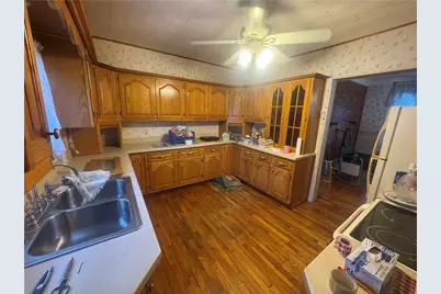 210 Washington Ave, Vandergrift, PA 15690 - Photo 11
