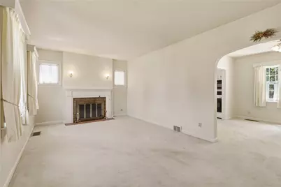 93 Violet Street, Westmont Hilltop School District, PA 15905 - Photo 7
