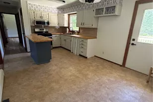 308 Orlando Ave, Neshannock Township, PA 16105 - Photo 5
