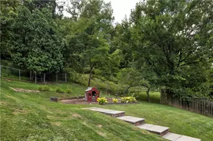 210 Springwood Dr, Pittsburgh, PA 15147 - Photo 15