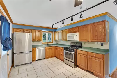 210 Springwood Drive, Pittsburgh, PA 15147 - Photo 21
