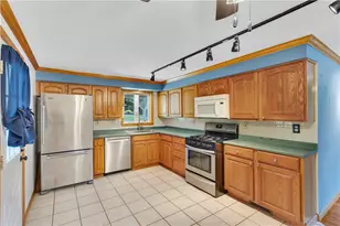210 Springwood Dr, Pittsburgh, PA 15147 - Photo 21