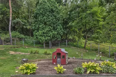 210 Springwood Drive, Pittsburgh, PA 15147 - Photo 17