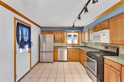 210 Springwood Drive, Pittsburgh, PA 15147 - Photo 11