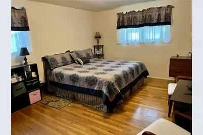 2072 Holiday Park Dr, Pittsburgh, PA 15239 - Photo 9