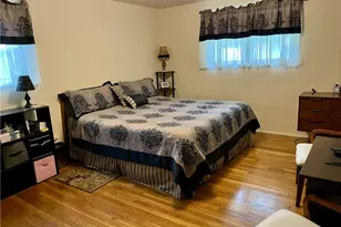 2072 Holiday Park Dr, Pittsburgh, PA 15239 - Photo 9