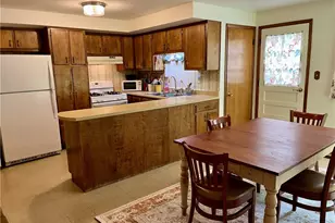 2072 Holiday Park Dr, Pittsburgh, PA 15239 - Photo 7