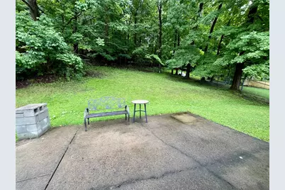 2072 Holiday Park Dr, Pittsburgh, PA 15239 - Photo 15