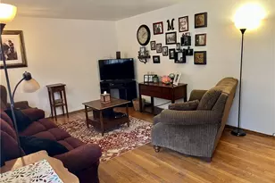 2072 Holiday Park Dr, Pittsburgh, PA 15239 - Photo 3
