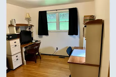2072 Holiday Park Dr, Pittsburgh, PA 15239 - Photo 13