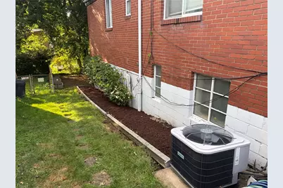 108 Lang Ct, Pittsburgh, PA 15208 - Photo 3