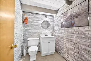 108 Lang Ct, Pittsburgh, PA 15208 - Photo 39