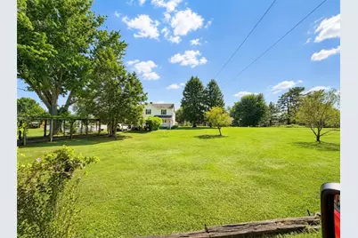 718 Skylark Dr, Connellsville, PA 15425 - Photo 19