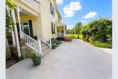 718 Skylark Dr, Connellsville, PA 15425 - Photo 5