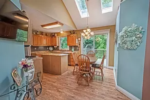 204 Country View Dr, Lower Burrell, PA 15068 - Photo 9